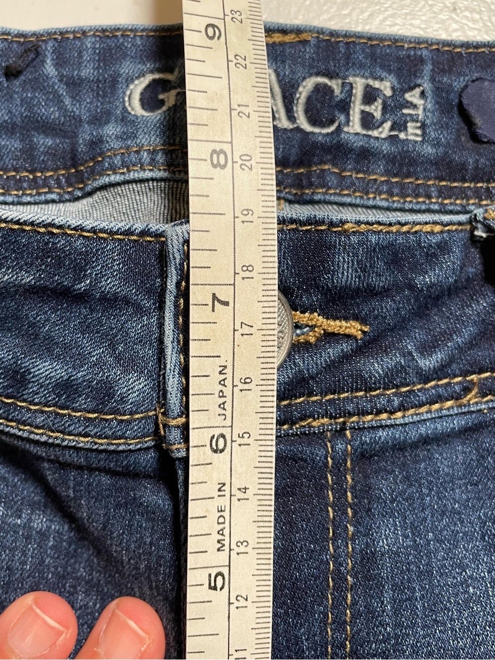 Grace in LA skinny jeans w/ pink and peach floral embroidery pattern. Size 28 - Picture 10 of 12